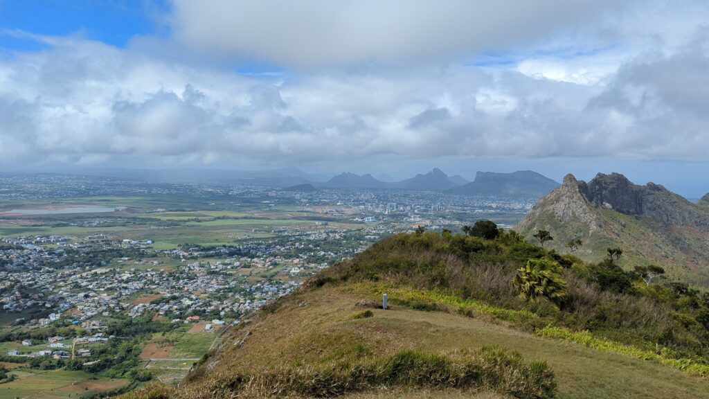 Le Pouce hiking