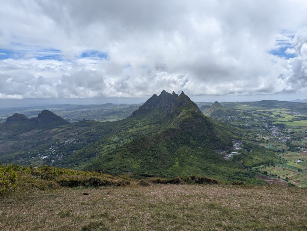 Le Pouce hiking