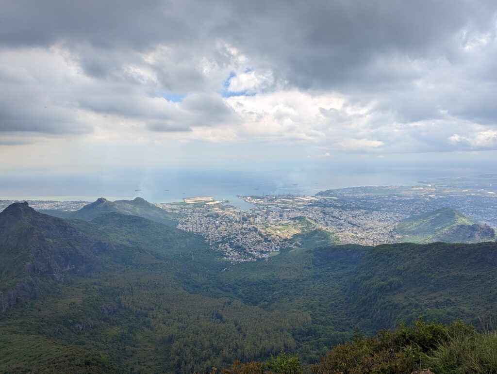 Le Pouce hiking