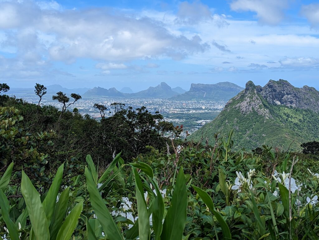 Le Pouce hiking